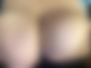 thickfreakylatina's Live Sex Cam Show