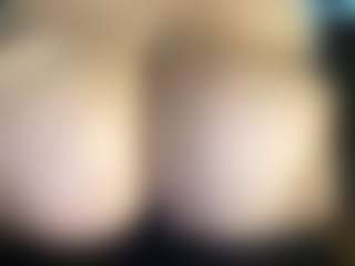 thickfreakylatina's Live Sex Cam Show