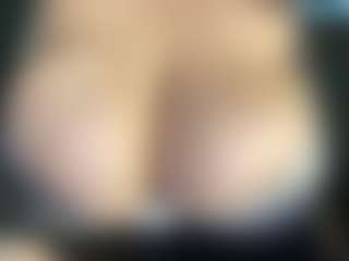 thickfreakylatina's Live Sex Cam Show