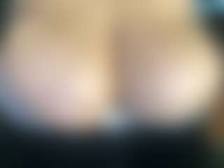 thickfreakylatina's Live Sex Cam Show