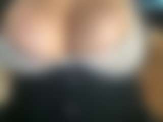 thickfreakylatina's Live Sex Cam Show
