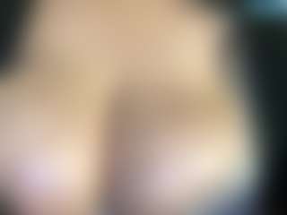 thickfreakylatina's Live Sex Cam Show