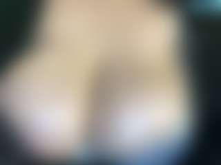 thickfreakylatina's Live Sex Cam Show