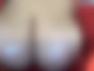 thickfreakylatina's Live Sex Cam Show