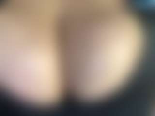 thickfreakylatina's Live Sex Cam Show