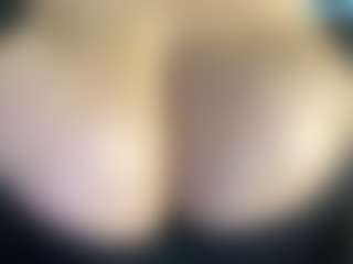 thickfreakylatina's Live Sex Cam Show