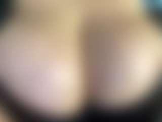thickfreakylatina's Live Sex Cam Show