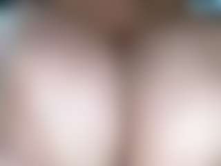 thickfreakylatina's Live Sex Cam Show