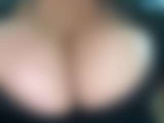 thickfreakylatina's Live Sex Cam Show
