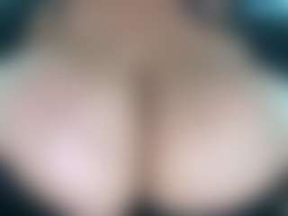 thickfreakylatina's Live Sex Cam Show