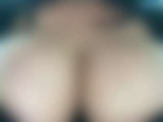 thickfreakylatina's Live Sex Cam Show