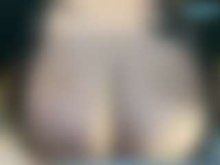thickfreakylatina's Live Sex Cam Show