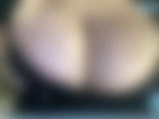 thickfreakylatina's Live Sex Cam Show
