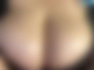 thickfreakylatina's Live Sex Cam Show