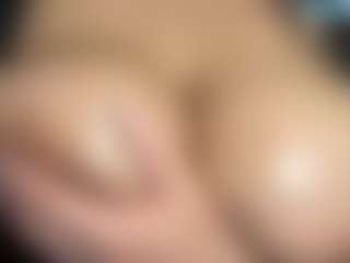 thickfreakylatina's Live Sex Cam Show