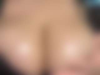 thickfreakylatina's Live Sex Cam Show