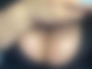 thickfreakylatina's Live Sex Cam Show