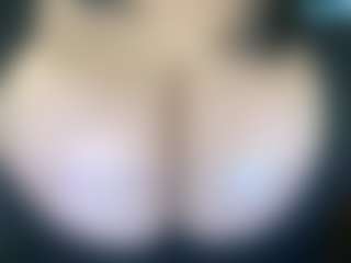 thickfreakylatina's Live Sex Cam Show
