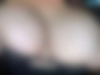thickfreakylatina's Live Sex Cam Show