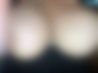 thickfreakylatina's Live Sex Cam Show