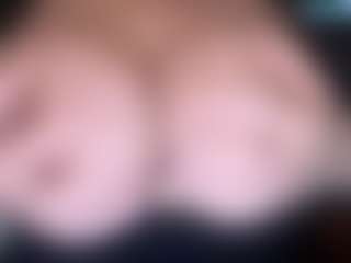 thickfreakylatina's Live Sex Cam Show