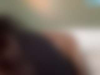 thickfreakylatina's Live Sex Cam Show