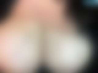 thickfreakylatina's Live Sex Cam Show