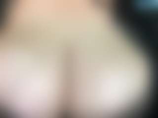 thickfreakylatina's Live Sex Cam Show