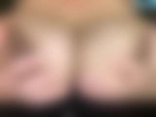 thickfreakylatina's Live Sex Cam Show