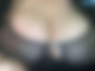 thickfreakylatina's Live Sex Cam Show