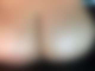 thickfreakylatina's Live Sex Cam Show