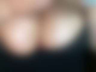 thickfreakylatina's Live Sex Cam Show