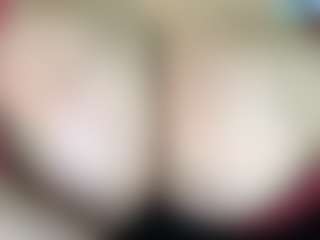 thickfreakylatina's Live Sex Cam Show