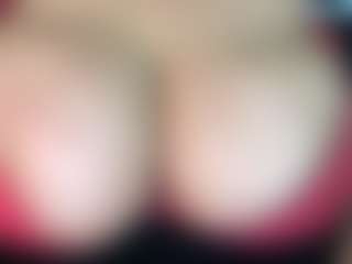 thickfreakylatina's Live Sex Cam Show
