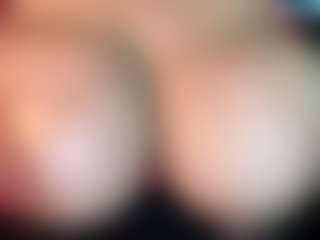 thickfreakylatina's Live Sex Cam Show