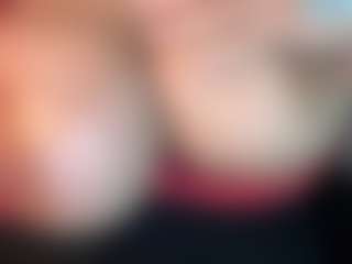 thickfreakylatina's Live Sex Cam Show