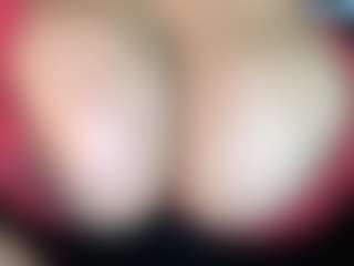 thickfreakylatina's Live Sex Cam Show