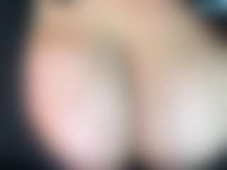 thickfreakylatina's Live Sex Cam Show