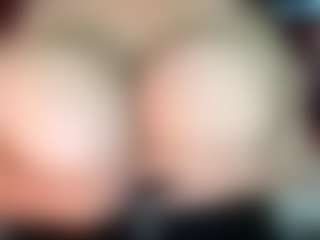 thickfreakylatina's Live Sex Cam Show