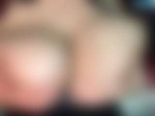 thickfreakylatina's Live Sex Cam Show