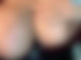 Live cam show with thickfreakylatina - Big Clit on Free Soda