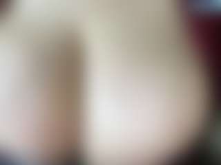 thickfreakylatina's Live Sex Cam Show