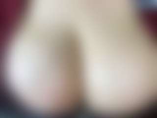 thickfreakylatina's Live Sex Cam Show