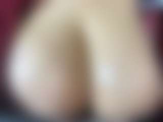 thickfreakylatina's Live Sex Cam Show