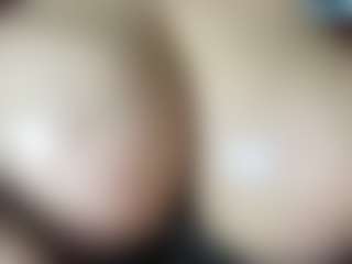 thickfreakylatina's Live Sex Cam Show