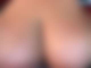 thickfreakylatina's Live Sex Cam Show