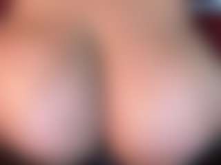 thickfreakylatina's Live Sex Cam Show