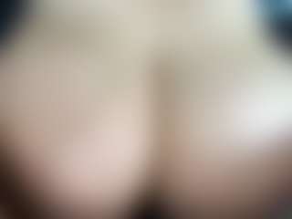 thickfreakylatina's Live Sex Cam Show