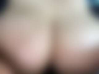 thickfreakylatina's Live Sex Cam Show