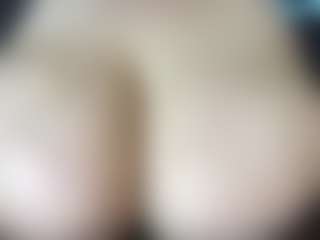 thickfreakylatina's Live Sex Cam Show